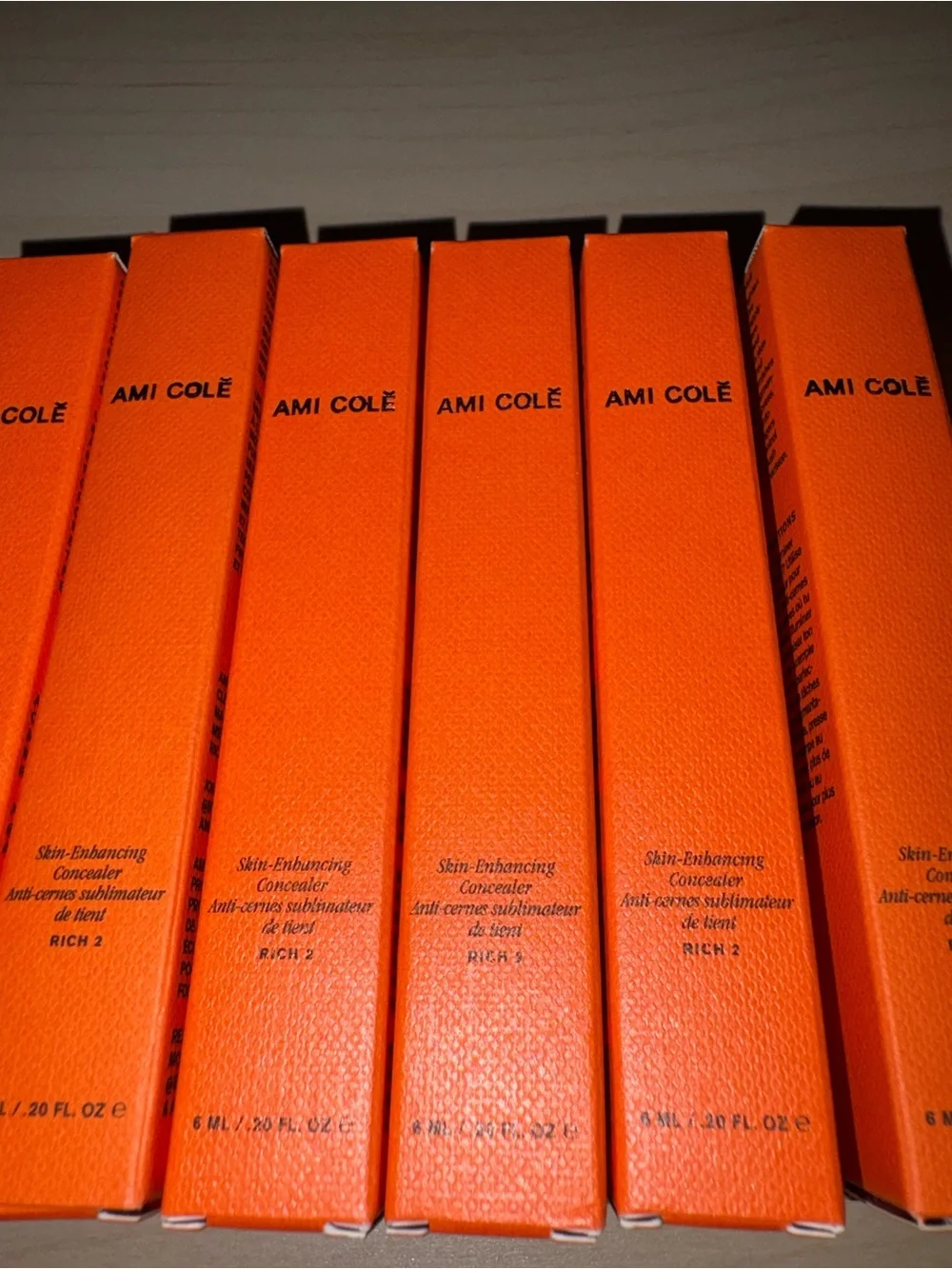 AMI COLÉ Rich 2 Warm Brown Skin-Enhancing Concealer